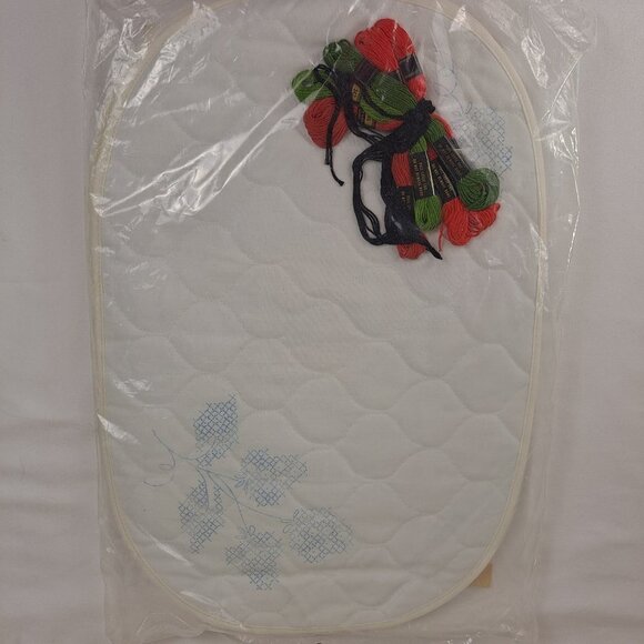 Strawberry Stamped Pre-Quilted 8 Piece Luncheon Set for Embroidery - Picture 4 of 5